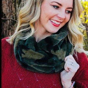 Camouflage Faux Fur Neck Scarf Snood